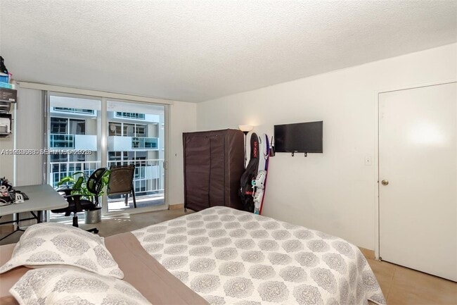 Building Photo - 1228 West Ave