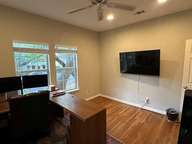 Building Photo - 311 Le Grande Ave