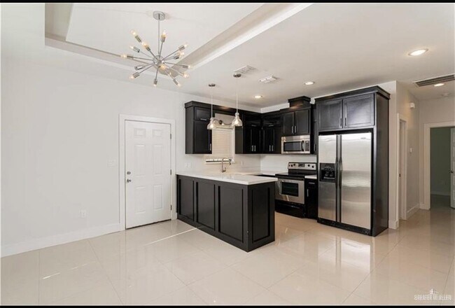 Building Photo - 1219 White Oak Dr