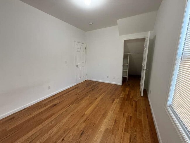 Building Photo - 33 Nelson Ave