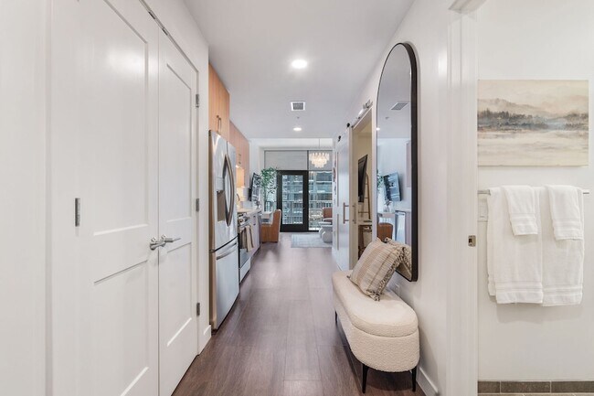 Building Photo - 1212 Demonbreun St