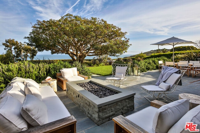 Primary Photo - 29225 Cliffside Dr