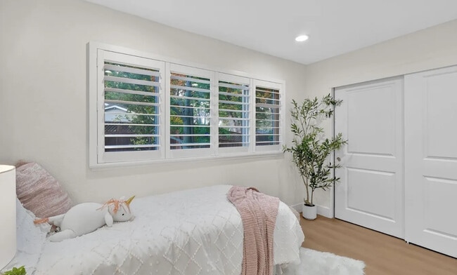 Building Photo - 5003 Valdez Ave