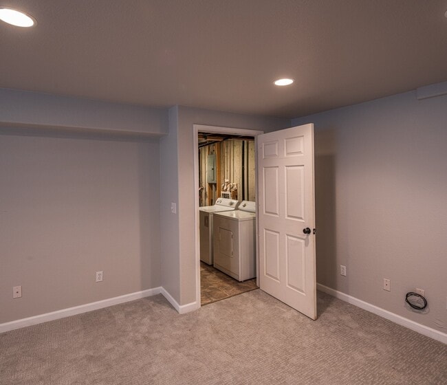 Building Photo - 1419 Red Mountain Dr