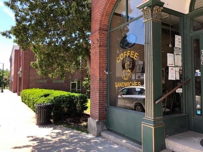 Building Photo - 368 Central St