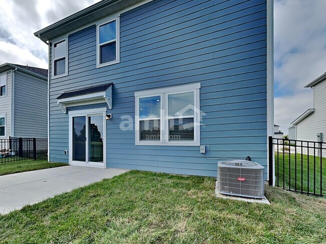 Building Photo - 9184 Henley Ave