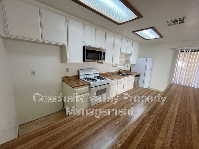 Building Photo - 32244 Navajo Trail