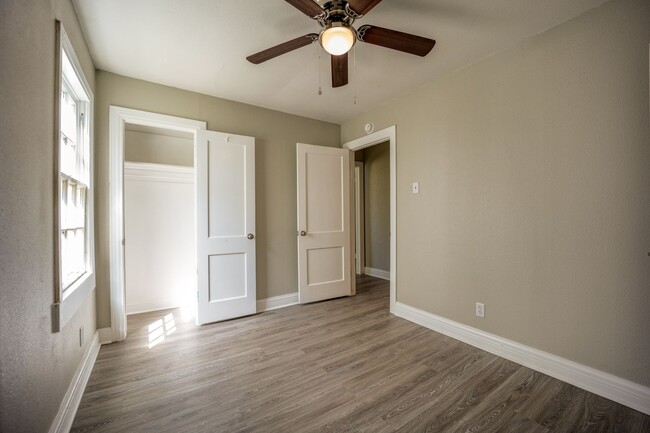 Building Photo - Freshly Updated 3 Bedroom Home