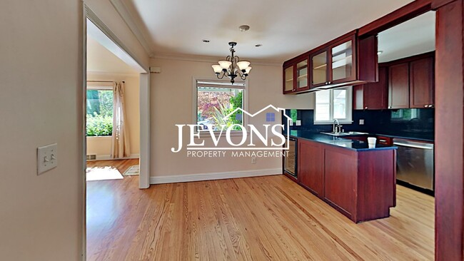 Building Photo - Beautiful two-story home in a walkable area near dining, shopping, entertainment and schools!