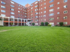 Building Photo - Studio Walking Distance to the University of Utah!