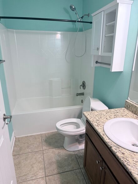 Building Photo - 1944 Bay Pine Cir