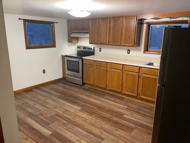Building Photo - 315 E Brady Rd