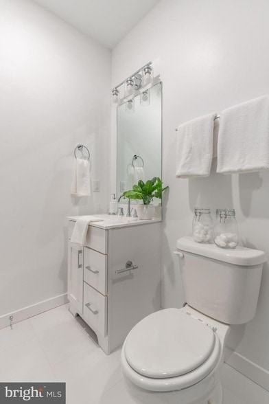 Building Photo - 710 N 16th St