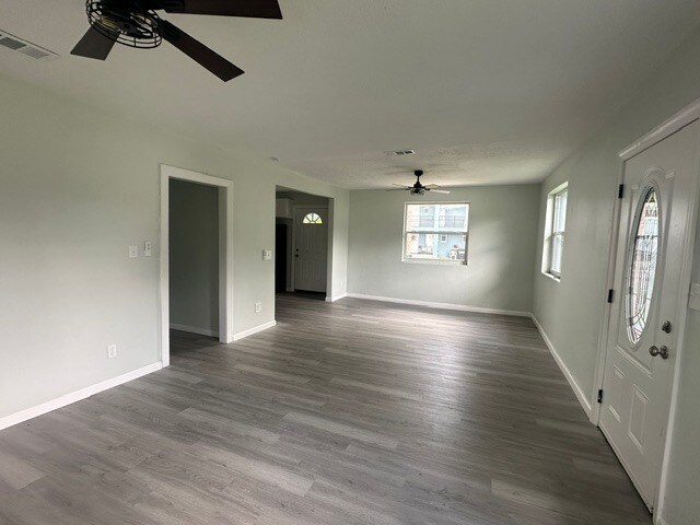 Building Photo - Beautifully Renovated 4 Bedroom Home With Modern Finishes