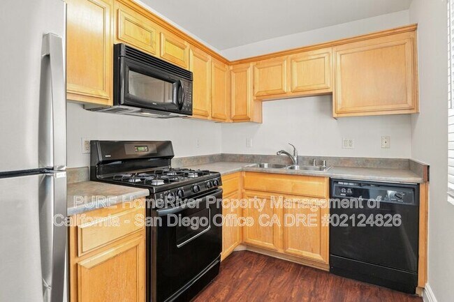 Building Photo - 1160 E Lexington Ave
