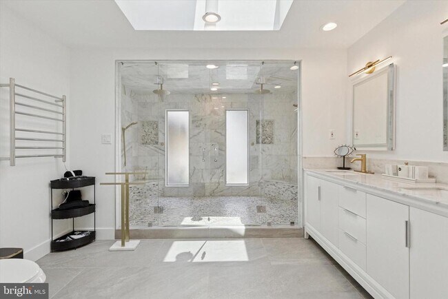 Building Photo - 1220 Valley Rd