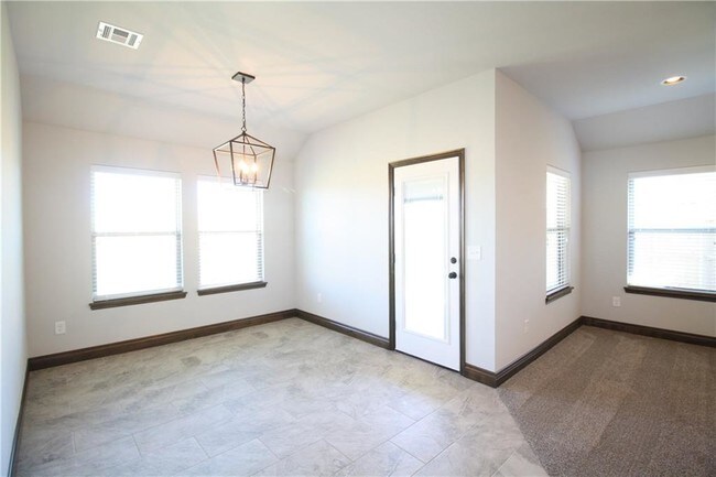 Building Photo - 13924 Northwood Village Dr