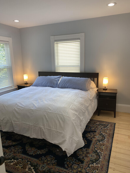 2nd floor bedroom, King-sized bed - 99 Hudson St