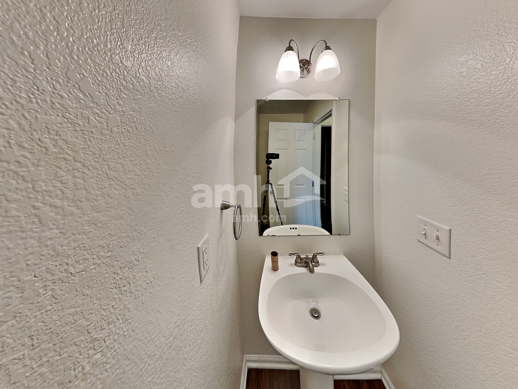 Building Photo - 5479 S Shawnee Way