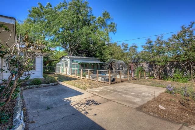 Building Photo - 6562 Locke Ave