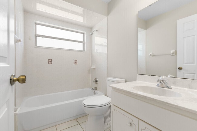 Building Photo - 22 Rocking Horse Dr