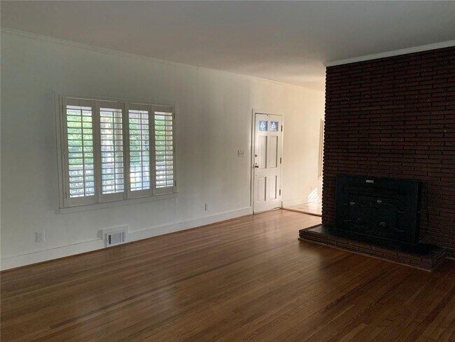 Building Photo - 1145 Mayfield Rd