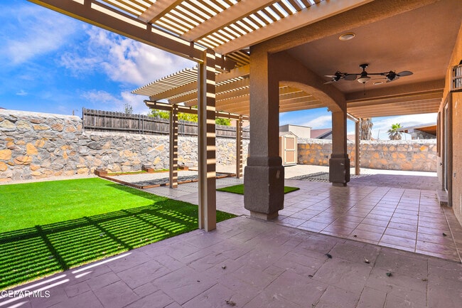 Building Photo - 3236 Sunset Point Dr