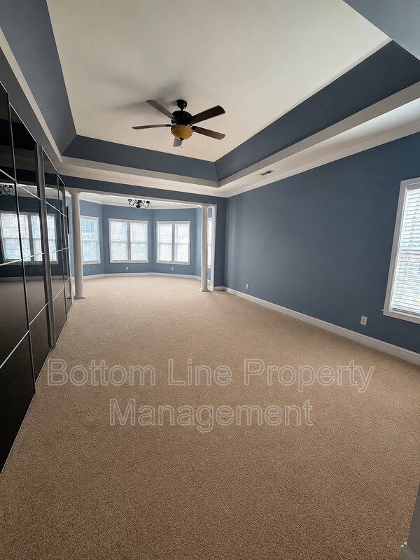 Building Photo - 8045 Talcott Dr