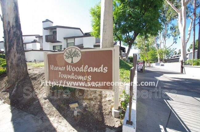 Building Photo - 6255 Canoga Ave