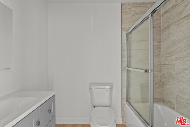 Building Photo - 628 Huntley Dr