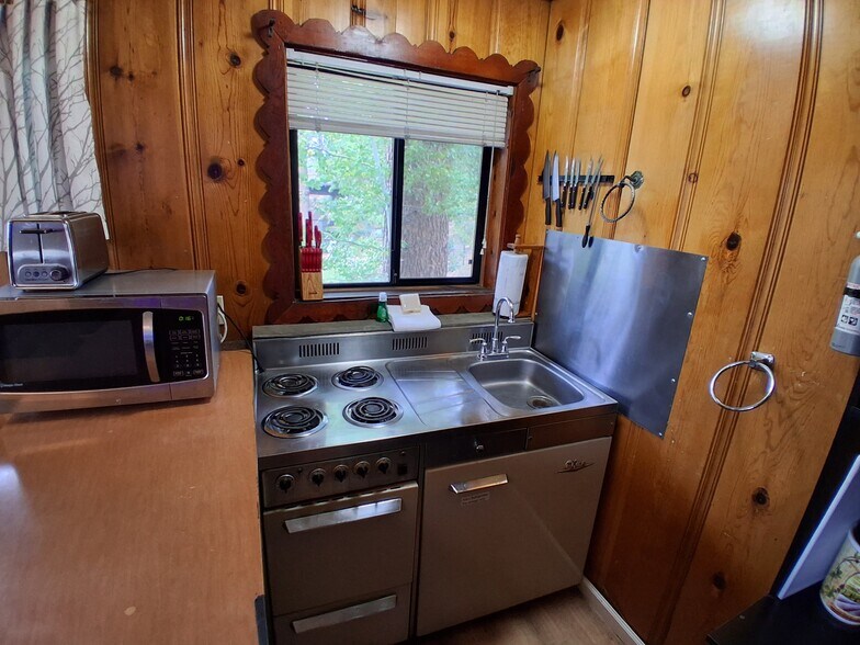 Building Photo - 601 Highway 50