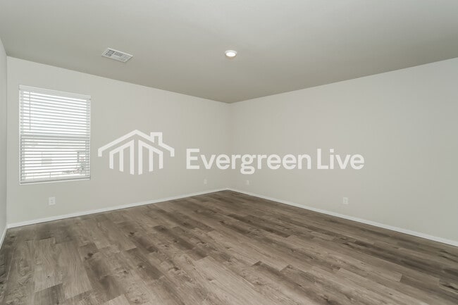 Building Photo - 1104 W Lawton Rd