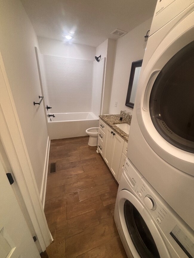 Building Photo - 408 S 3rd St