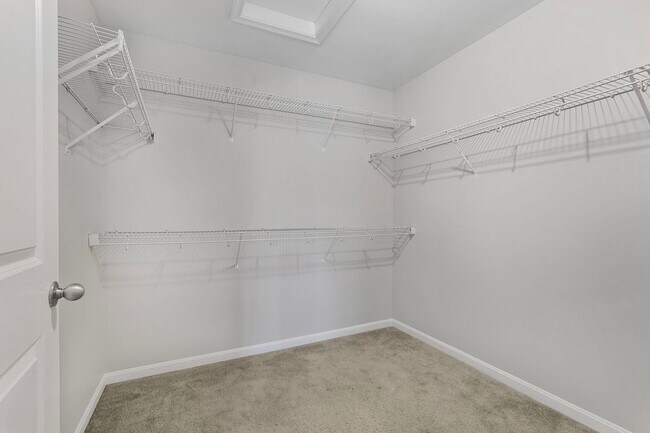 Building Photo - 102 Vista Knoll Dr