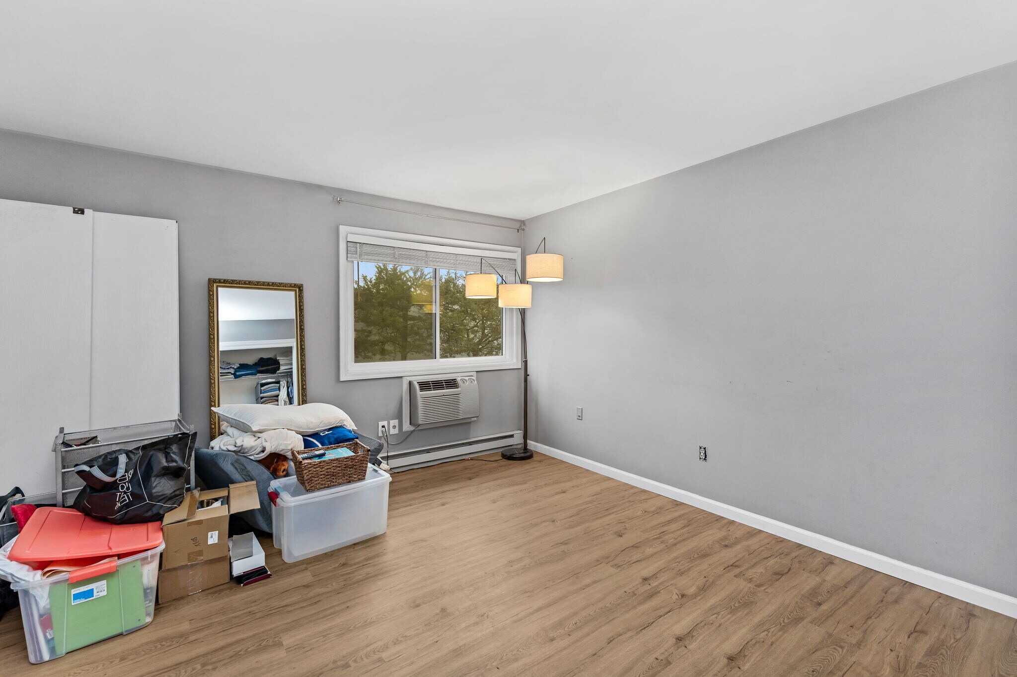 Building Photo - 22 Radio Pl