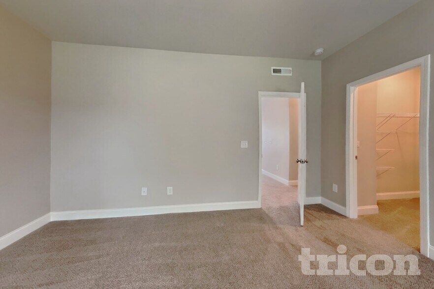 Building Photo - 165 Lynnridge Dr