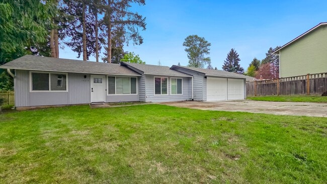 Building Photo - Updated Rambler in Prime Kirkland Location