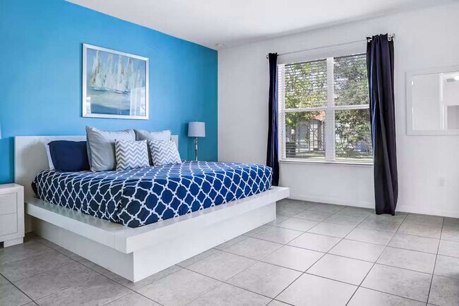 Building Photo - 4140 Oak Tree Dr