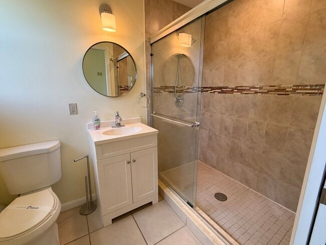 Building Photo - 2570 Shadybranch Dr