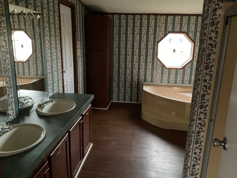 Building Photo - 125 Bedrock Trail Rd