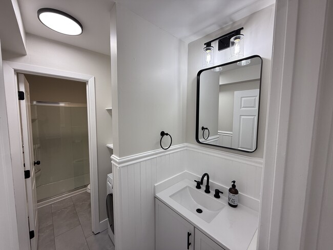 Building Photo - 1 Sundance Dr