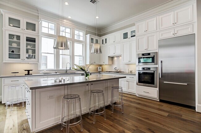 Building Photo - 1152 Mosaico Ln