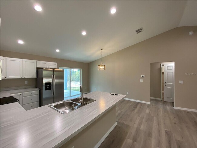 Building Photo - 6288 SW 151 Ln