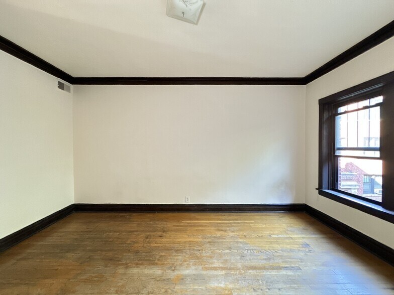 Building Photo - 2520 N Kedzie Blvd