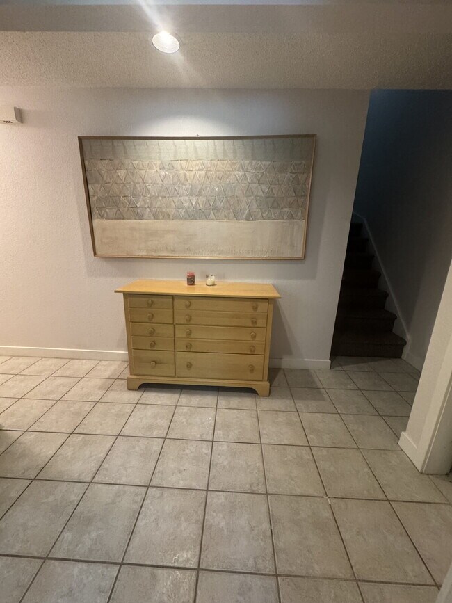 Building Photo - Spacious Mountain Condo 3 bedroom 2 bathroom.