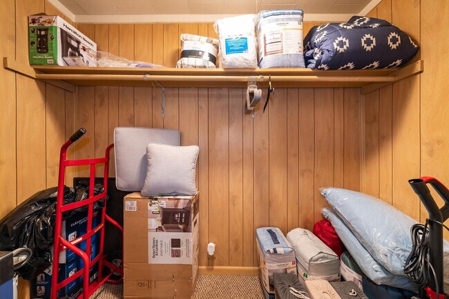 Building Photo - 234 N Hamilton St