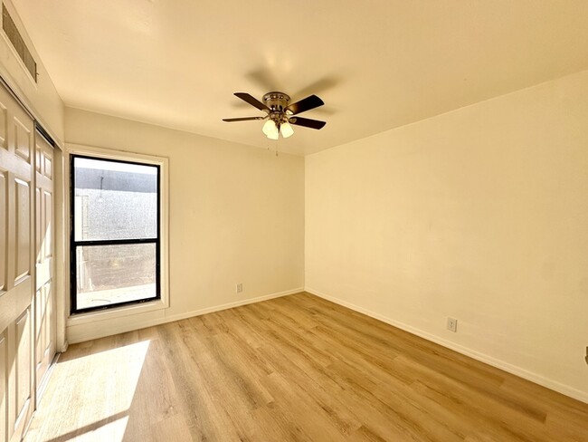 Building Photo - Modern Style Renovated 2 Bedroom with Wash...