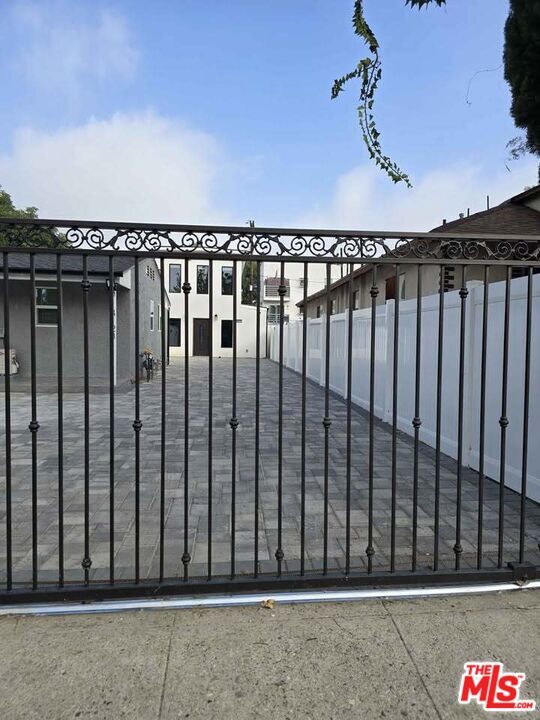 Building Photo - 14123 Califa St