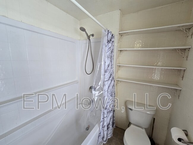 Building Photo - 304 N Nesbit Rd