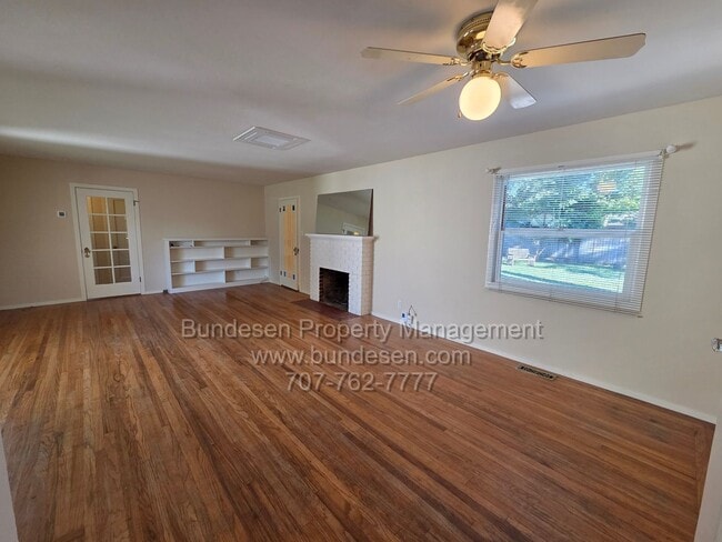 Building Photo - Charming home near Montgomery Village~  2bd/1ba, plus large bonus room~ 1397 sq ft home